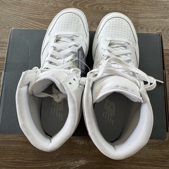 Brand New New Balance Women’s High Top Sneaker Size 8.5 White - Picture 9 of 9